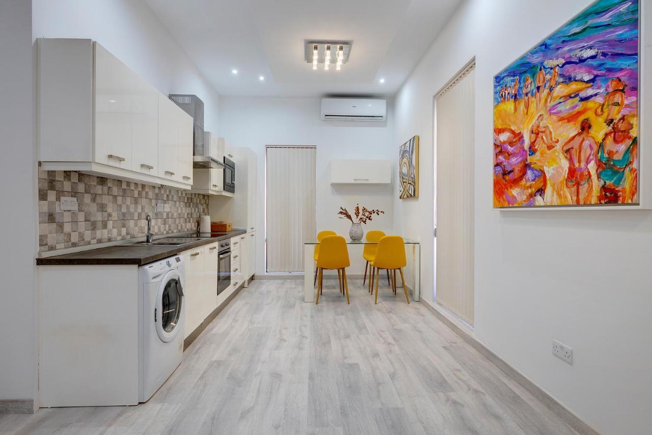 Picturesque Sliema Pad Steps From The Seafrontアパートメント エクステリア 写真