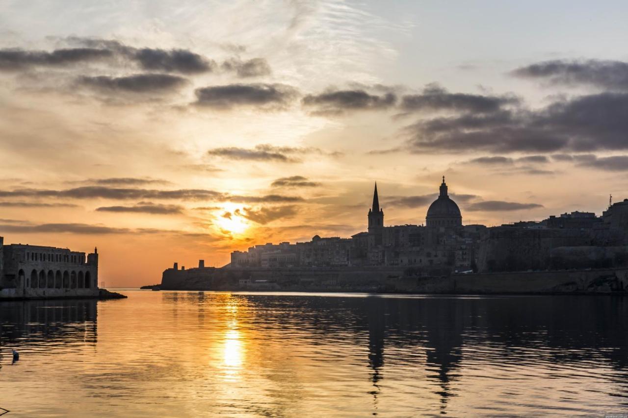 Picturesque Sliema Pad Steps From The Seafrontアパートメント エクステリア 写真